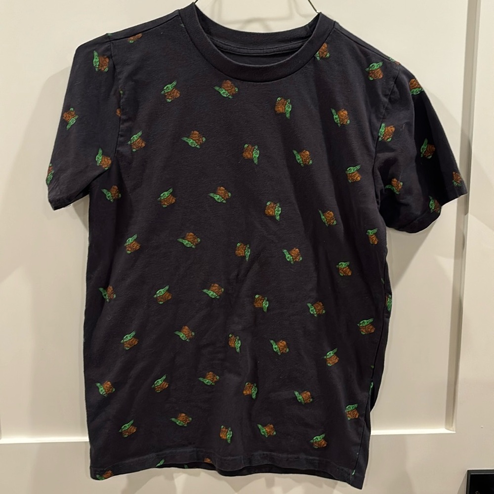 Star Wars Yoda tee. Good condition